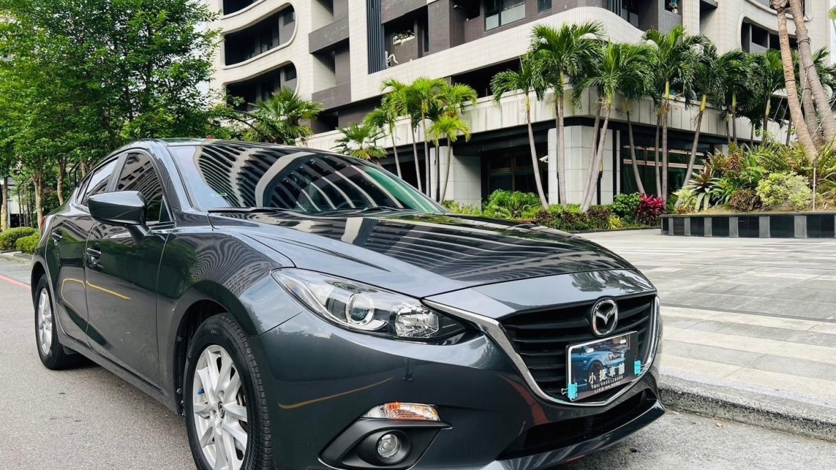 2015 MAZDA3