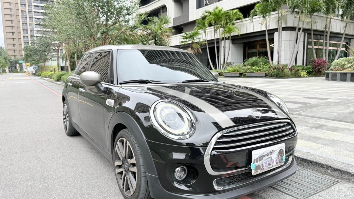 2020 MINI COOPER 5D 英倫探索版